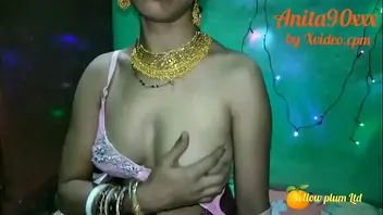 Indian bathing voyeur