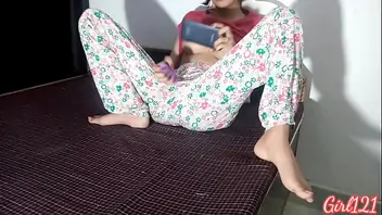 Desi girl caught masturbating