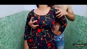 Indian aunnty sexy boobs and kissing