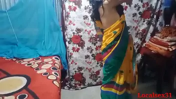 Indian middle age aunty changing saree